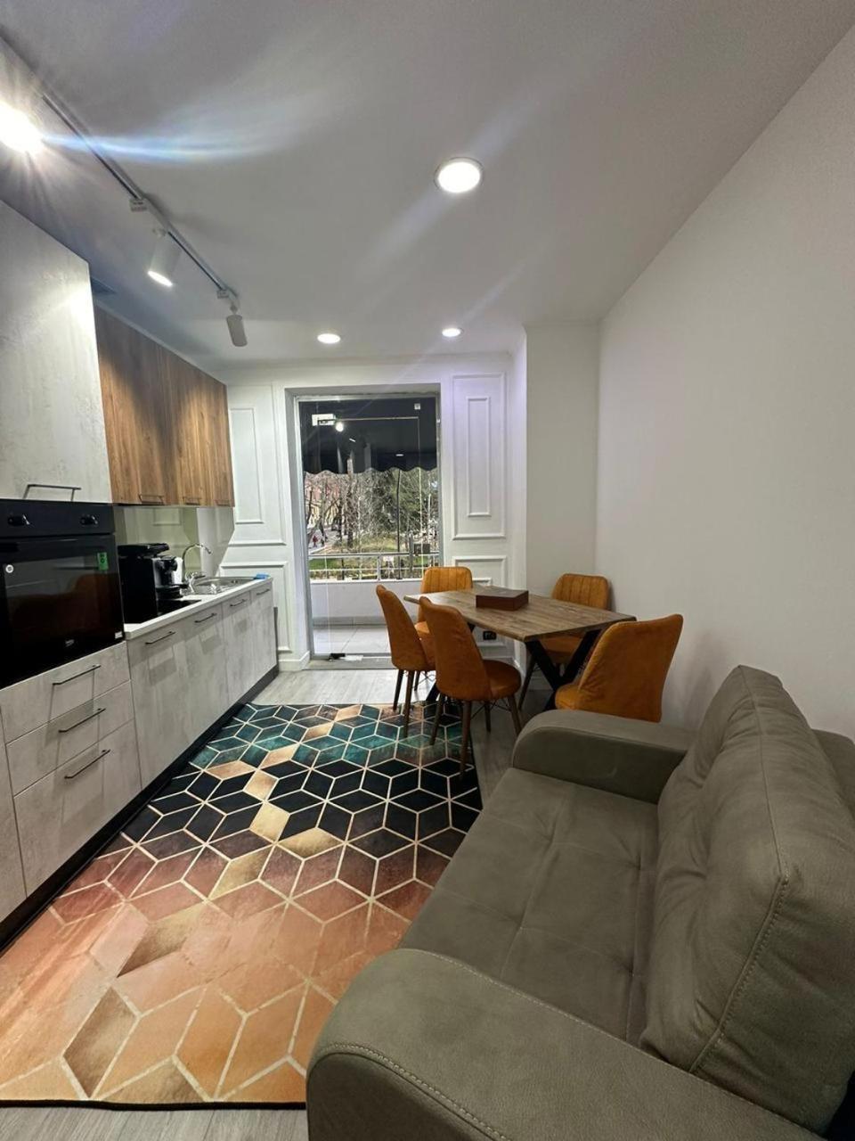 Park View Central Apartment Tirana Kültér fotó